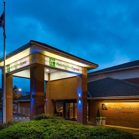 Holiday Inn Express Gloucester - South, An Ihg Hotel Exterior foto